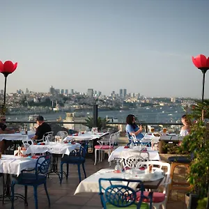 Otel Raymond Blue